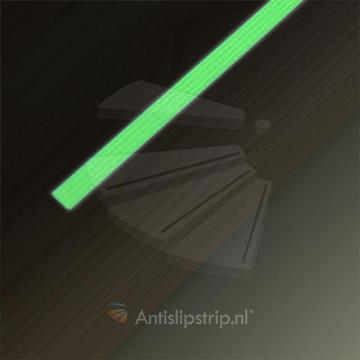 Antislip strip glow in the dark